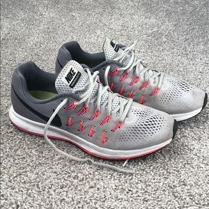 Nike Zoom Pegasus 33 women’s size 11